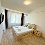 Marcony Seaview Mamaia