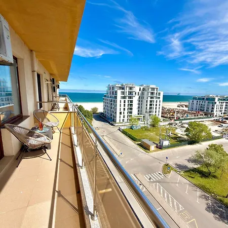 Marcony Seaview Mamaia