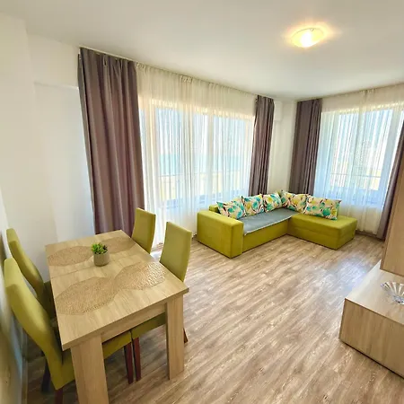 Marcony Seaview Mamaia