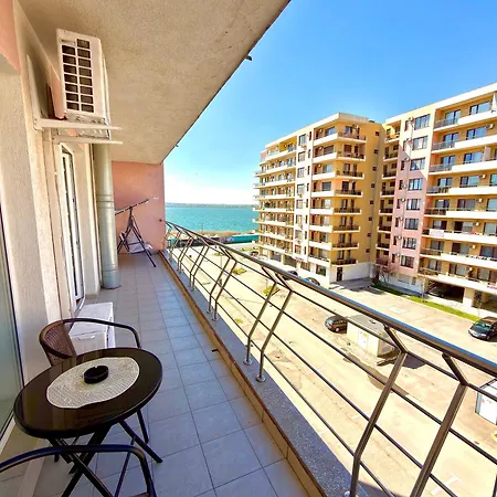 Marcony Seaview דירה
