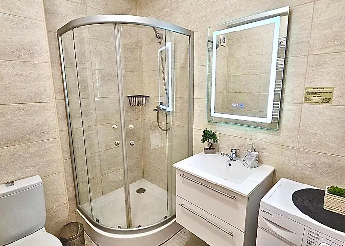 Marcony Seaview Mamaia