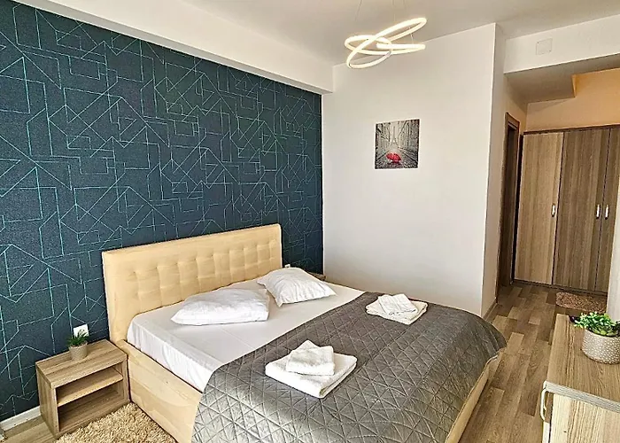 Marcony Seaview Mamaia